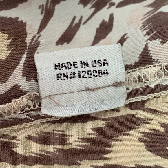 Tucker Women's Leopard Print Long Sleeve 100% Silk Blouse Size Small - Picture 14 of 14